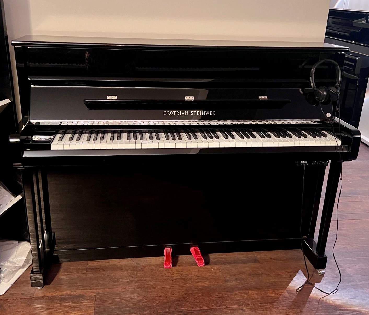 Grotrian - Steinweg Klavier Mod. G-114 mit Stummschaltung
