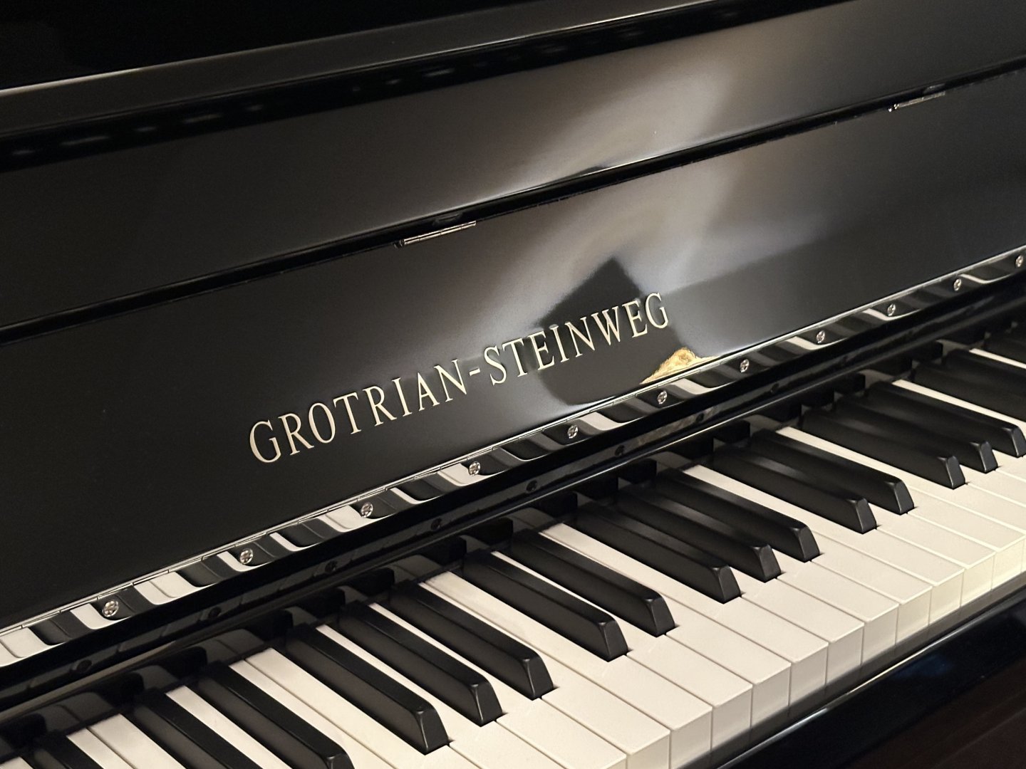 Grotrian - Steinweg Klavier Mod. G-114 mit Stummschaltung – Bild 2